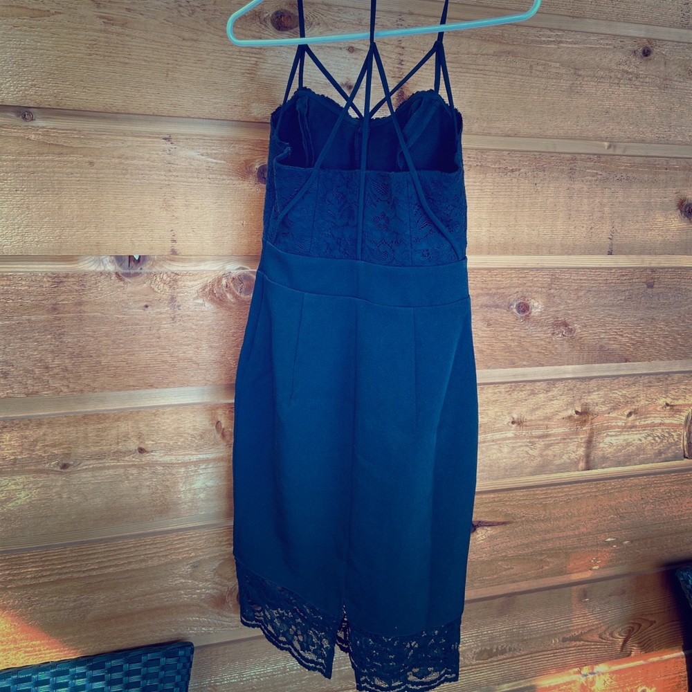 ❤️NWT EXPRESS black dress with cutout❤️